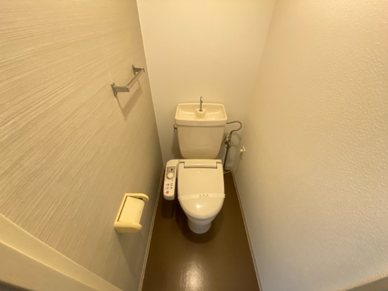 トイレ　ウォシュレット付きのトイレ