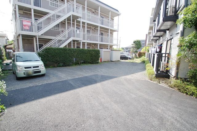 駐車場　★タウンハウジング稲田堤店★駐車場★