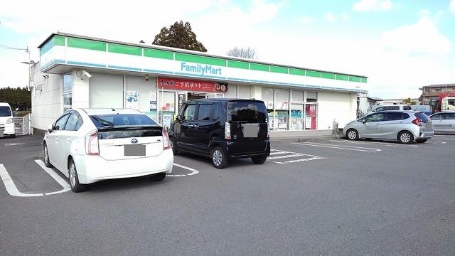 コンビニ　ファミリーマート（コンビニ）まで170m