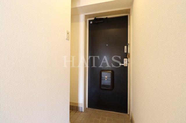 玄関　同物件別部屋です