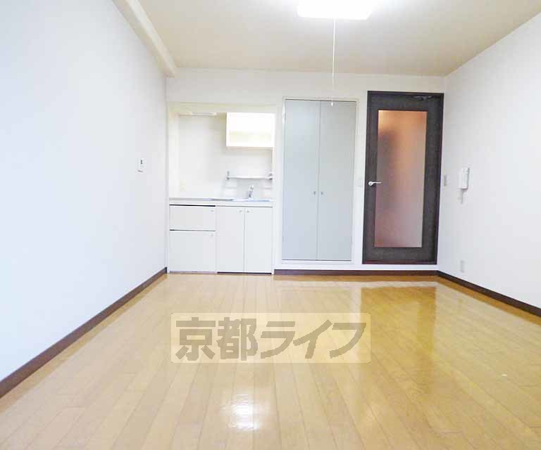 居室・リビング　広々としたお部屋です。