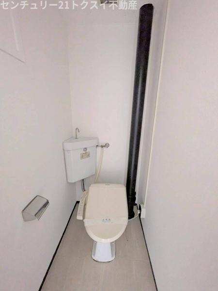 トイレ　同物件、別室の写真です。