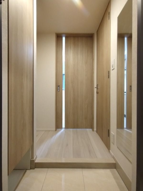 玄関　同物件別タイプのお部屋のお写真です。
