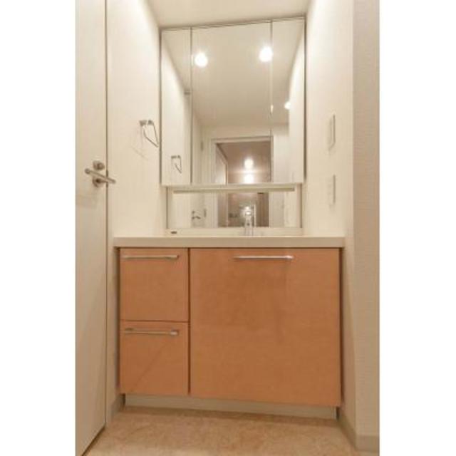洗面設備　※写真は同タイプ住戸です。