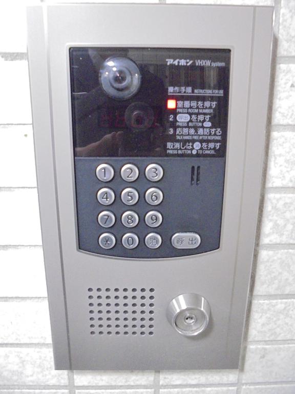 エントランス　安心のオートロック付き☆