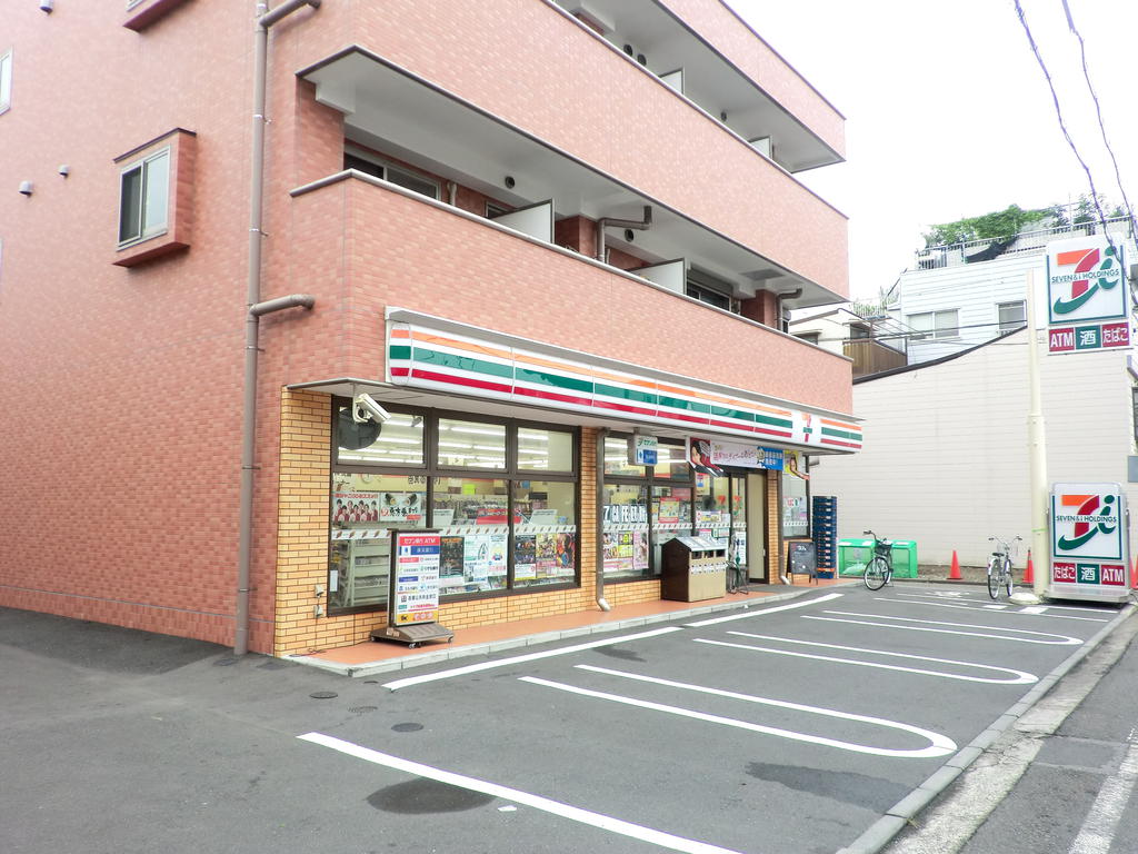 コンビニ　セブンイレブン鶴見市場富士見町店（コンビニ）まで15m