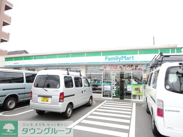 コンビニ　ファミリーマート（コンビニ）まで591m