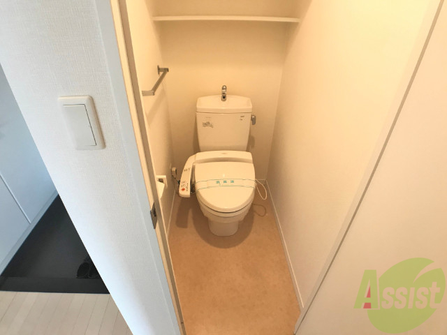 トイレ　ウォシュレット付きのトイレです。シャワートイレは日本の宝。