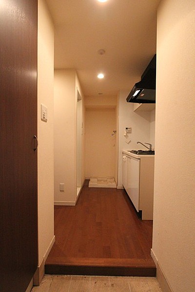玄関　※別部屋の参考写真です。