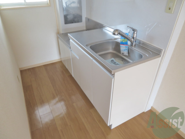 キッチン　キッチンはコンパクトで、調理も楽しくすることが出来そうですね