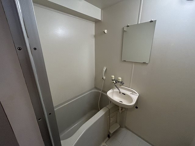 バス・シャワールーム　同タイプ別室参考写真
