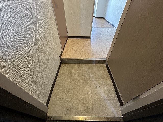 玄関　同タイプ別室参考写真