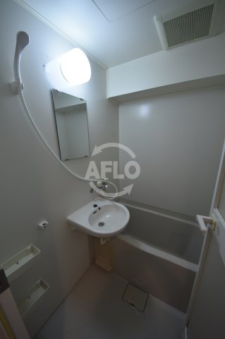 バス・シャワールーム　TATディナスティ西本町（タットディナスティ西本町）　浴室