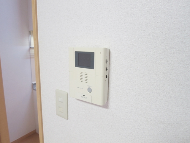 セキュリティ　ＴＶモニタ付きのドアホンです♪