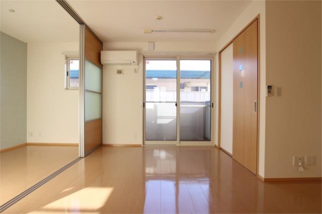 居室・リビング　※他部屋参考写真