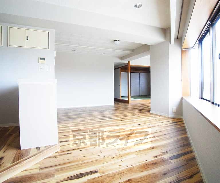 居室・リビング　５０８号室３ＬＤＫ写真です