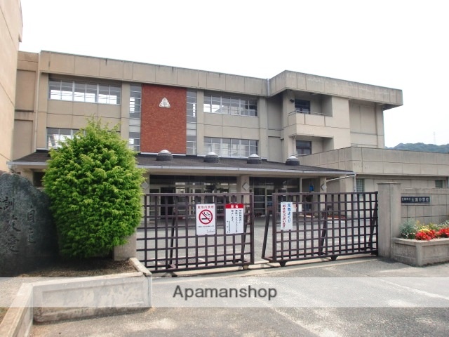 中学校　大瀬中学校（中学校）まで28m
