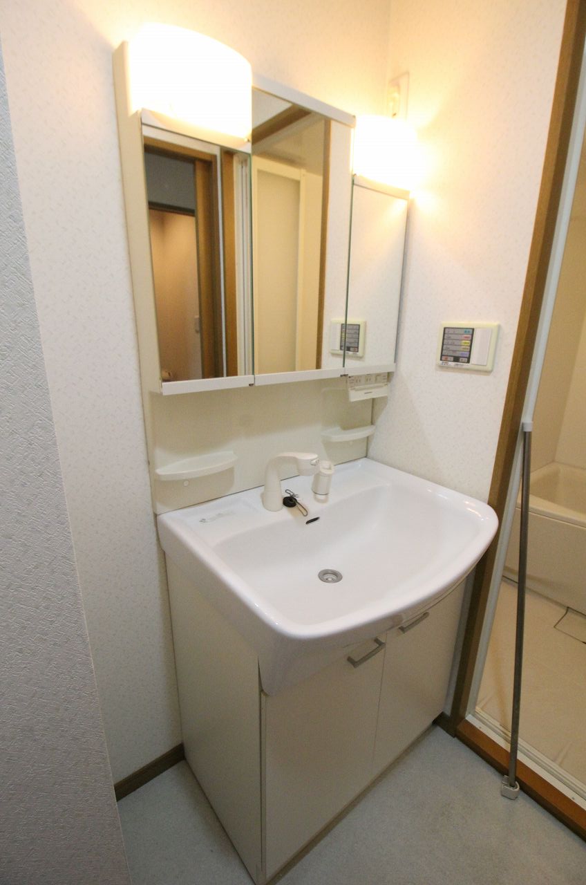 洗面設備　別の部屋の写真です