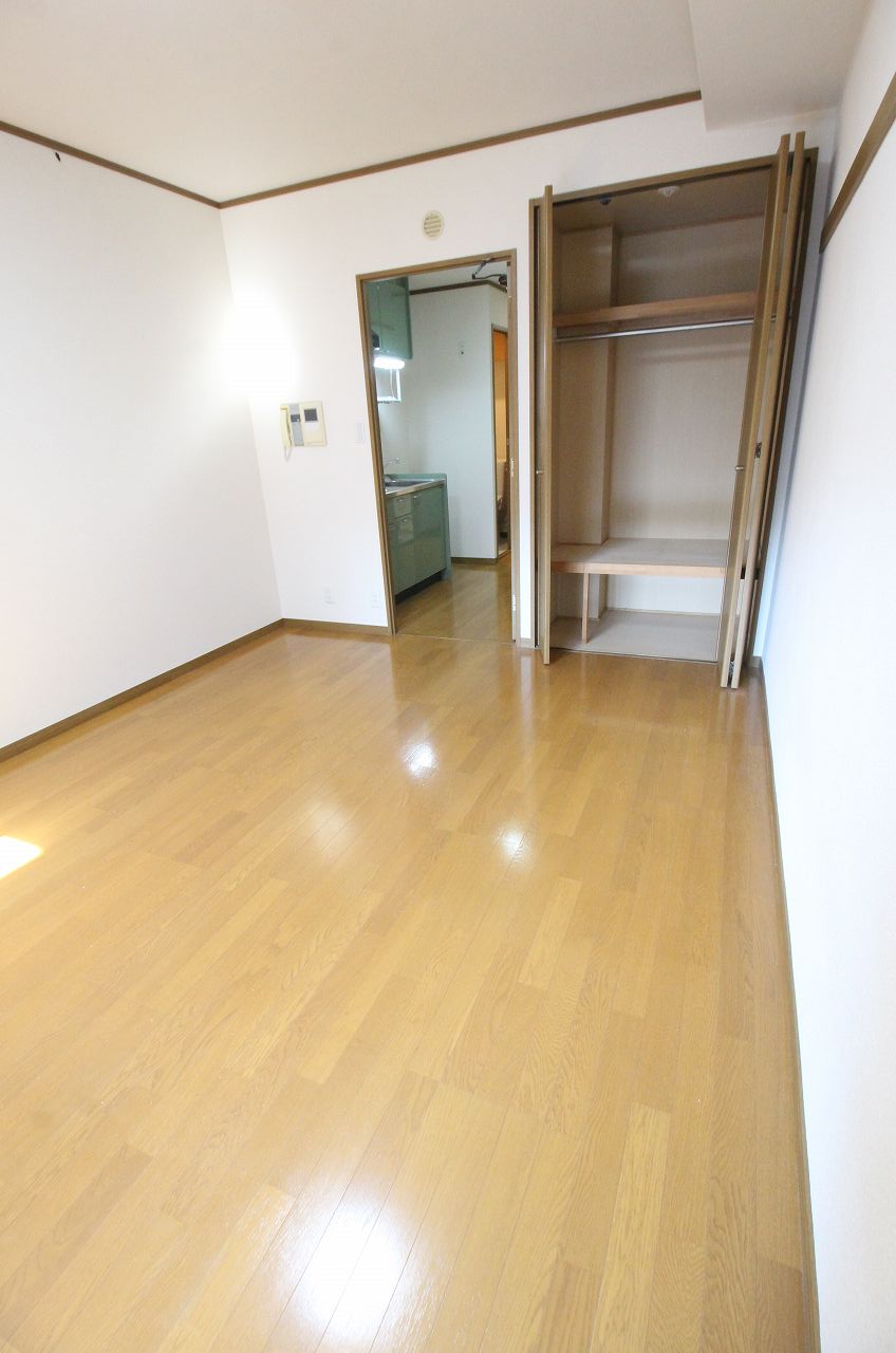居室・リビング　別の部屋の写真です