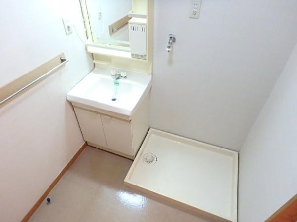 洗面設備　忙しい朝の身支度にも大活躍で便利な独立洗面台！
