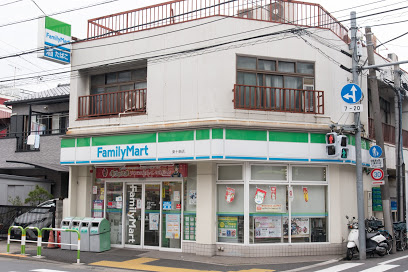 コンビニ　ファミリーマート 東十条店（コンビニ）まで248m