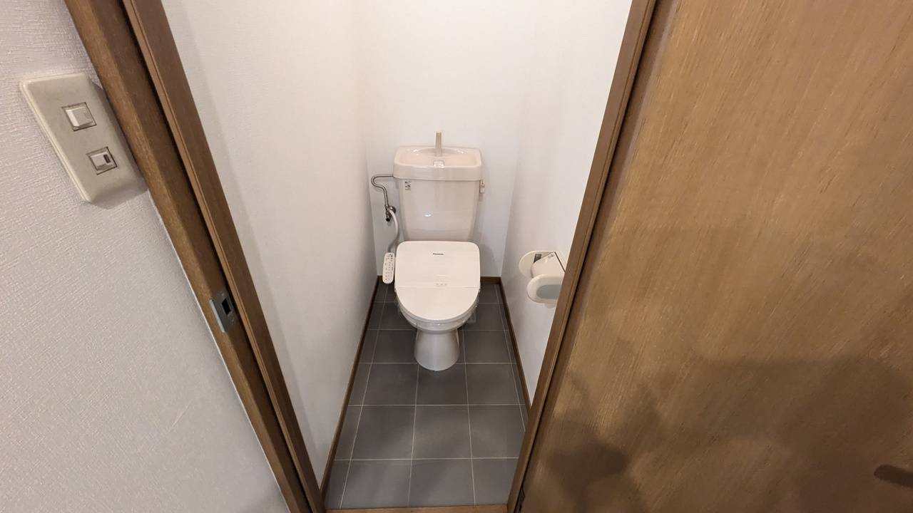 トイレ　トイレ