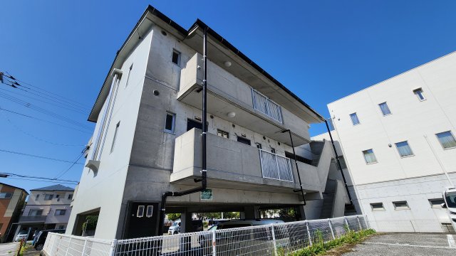 建物外観　現況が相違する場合は現況を優先致します。
