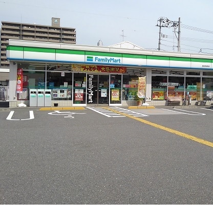 コンビニ　ファミリーマート 高知仲田町店（コンビニ）まで396m