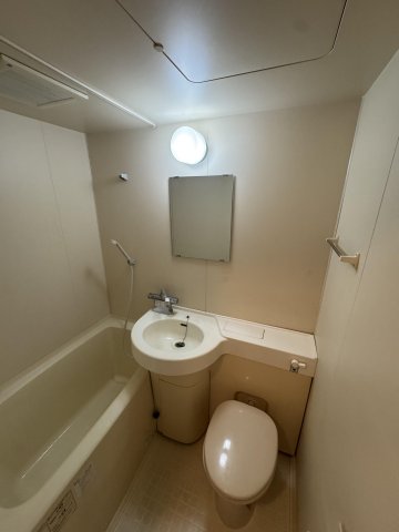 トイレ　別タイプ部屋　参考写真です