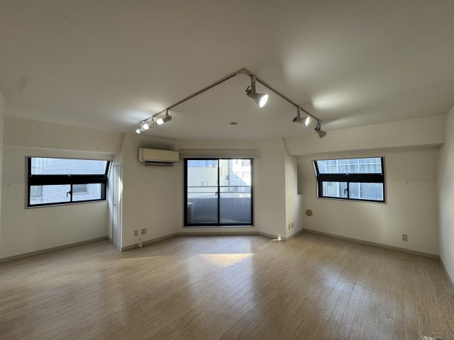 居室・リビング　別タイプ部屋　参考写真です