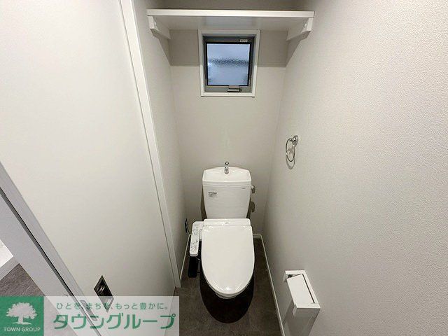都営三田線 西高島平駅 徒歩12分 2階建 築1年のトイレ写真