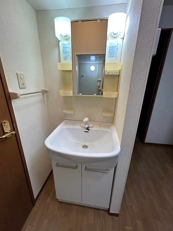洗面設備　別部屋参考写真となります。