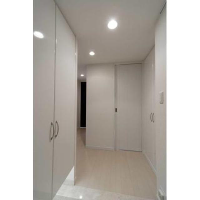 玄関　※写真は同タイプ住戸です。