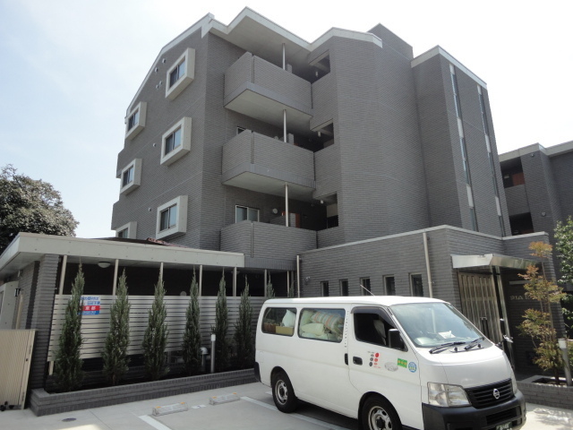 建物外観　小田急線喜多見駅徒歩５分の立地☆