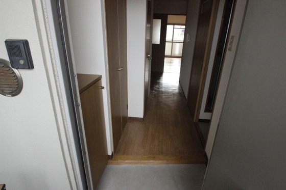 玄関　※別部屋の写真です