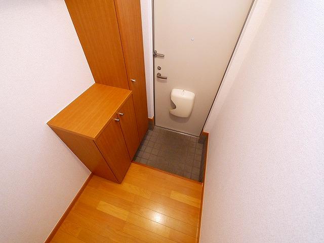 玄関　収納もある玄関です