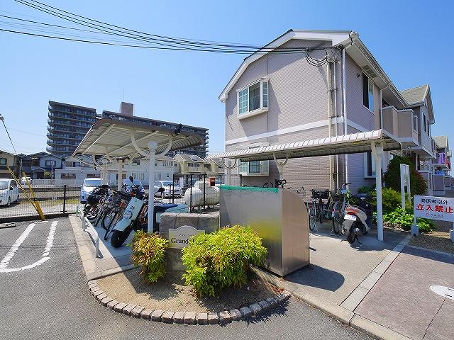 その他共有部分　自転車置き場が設置されてます
