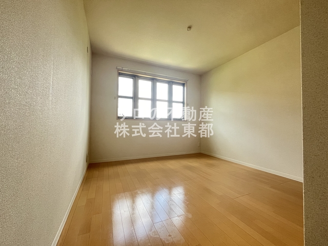 その他部屋・スペース　個室感のある洋室☆窓から暖かな日差しが入ります♪