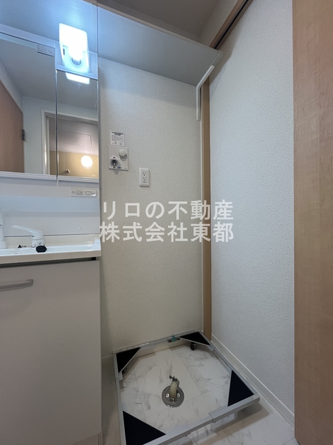 その他　上部収納棚あり！室内洗濯機置き場です♪