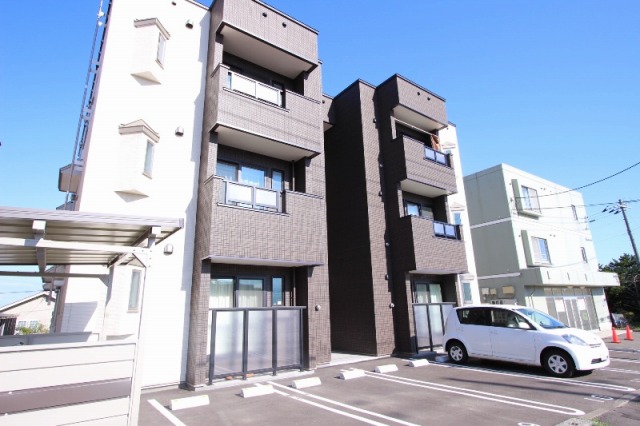 建物外観　☆物件名【アベイユ】とお伝えください！