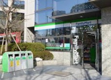 コンビニ　ファミリーマート 新宿アイタウン店（コンビニ）まで255m