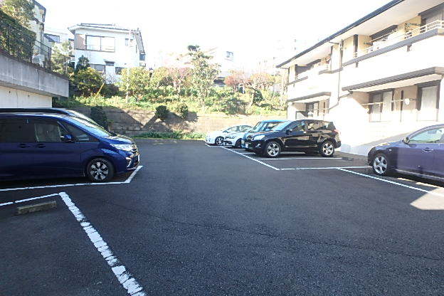 駐車場　駐車場要空き確認