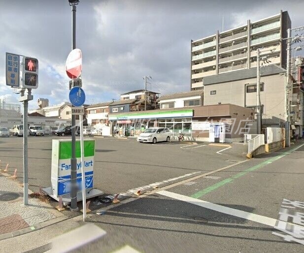 コンビニ　ファミリーマート西成松店（コンビニ）まで208m