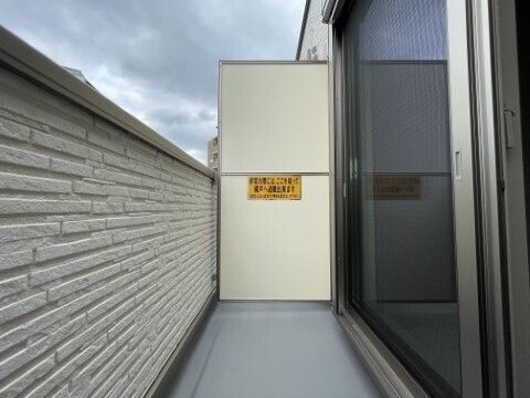 バルコニー　バルコニーからの眺めを楽しみながら食事をしませんか(参考写真