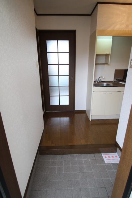 玄関　※別室の参考写真の為、現況優先です。