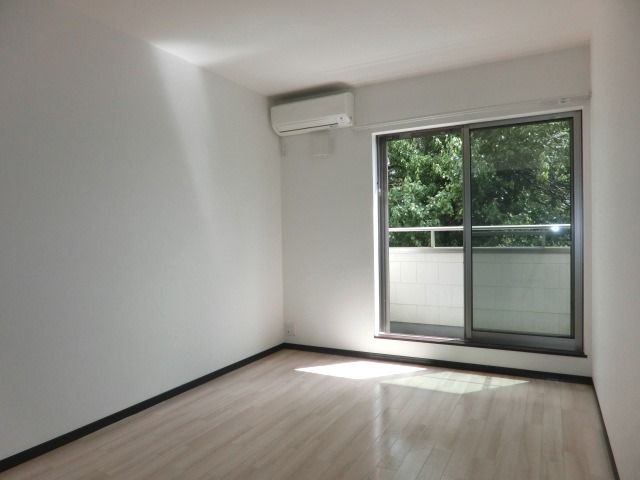 その他部屋・スペース　採光の良い明るいお部屋です