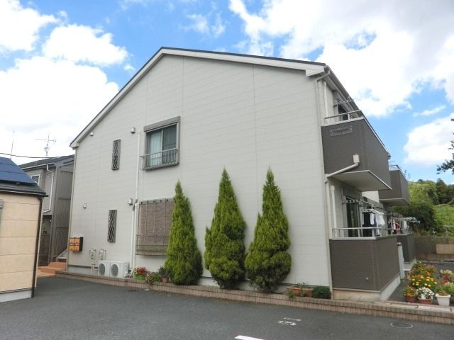 建物外観　広々としたリビングが魅力の2ＬＤＫです