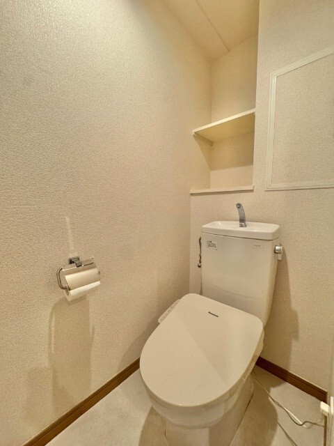 トイレ　※同タイプの別区画の写真になります。
