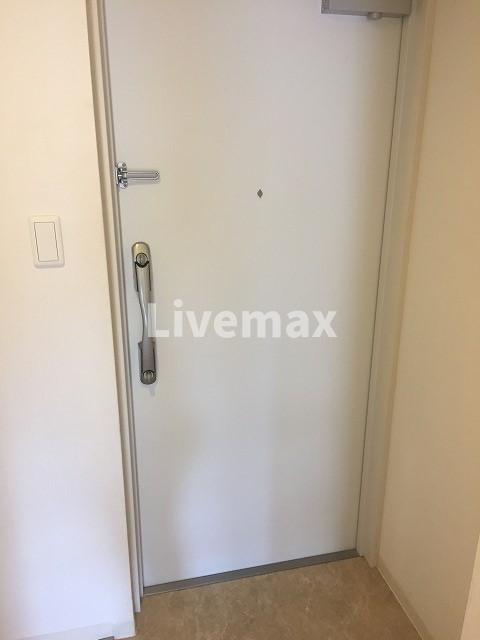 玄関　※別部屋のお写真です