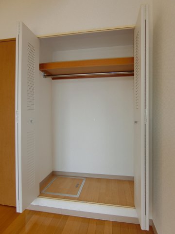 収納　クローゼットタイプの収納スペース。